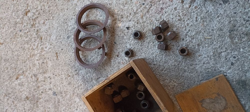 Komplet opon zimowych na felgach 205/55 R16 Ford Mondeo