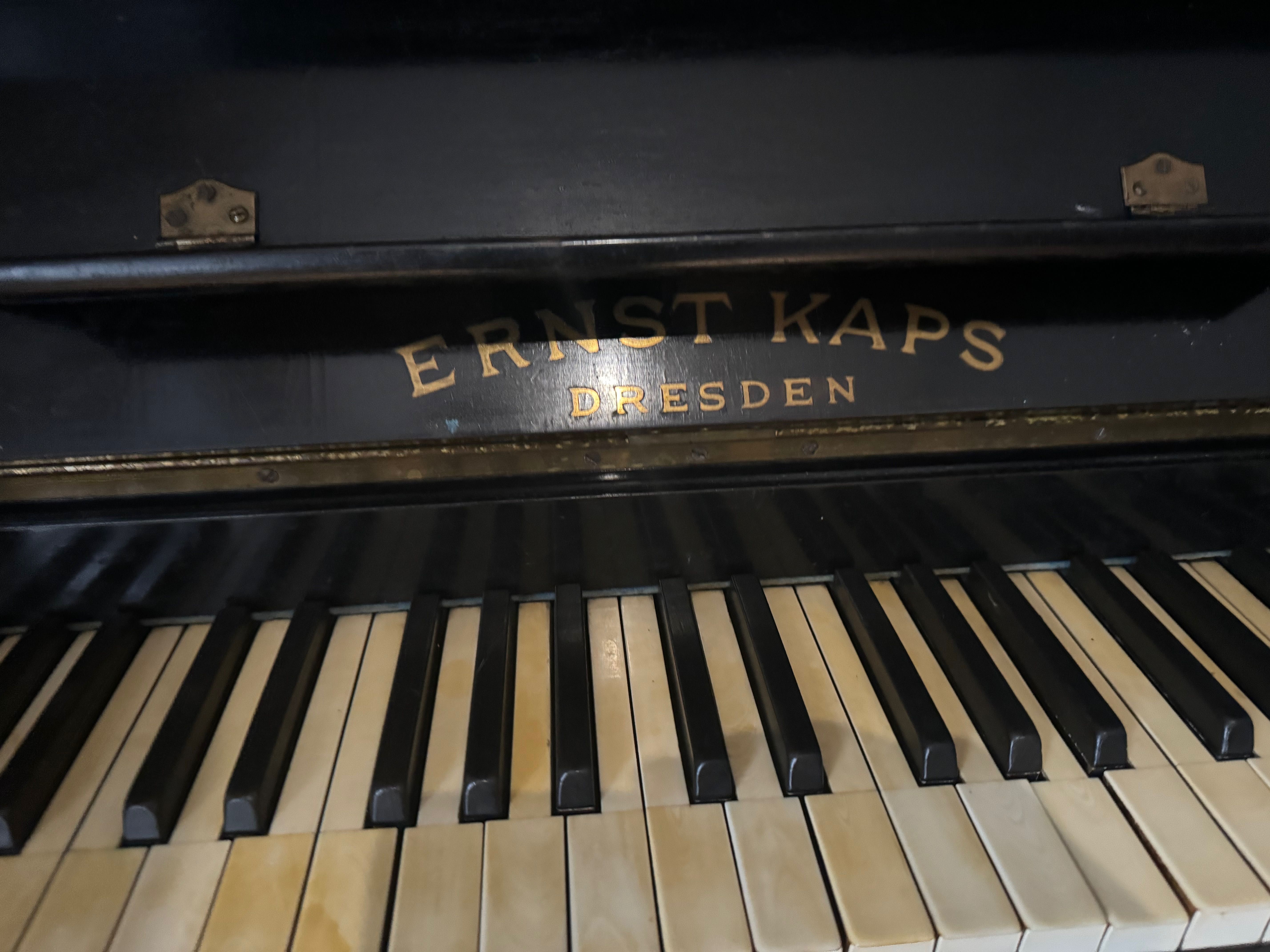 Pianino Ernst Kaps - Drezno