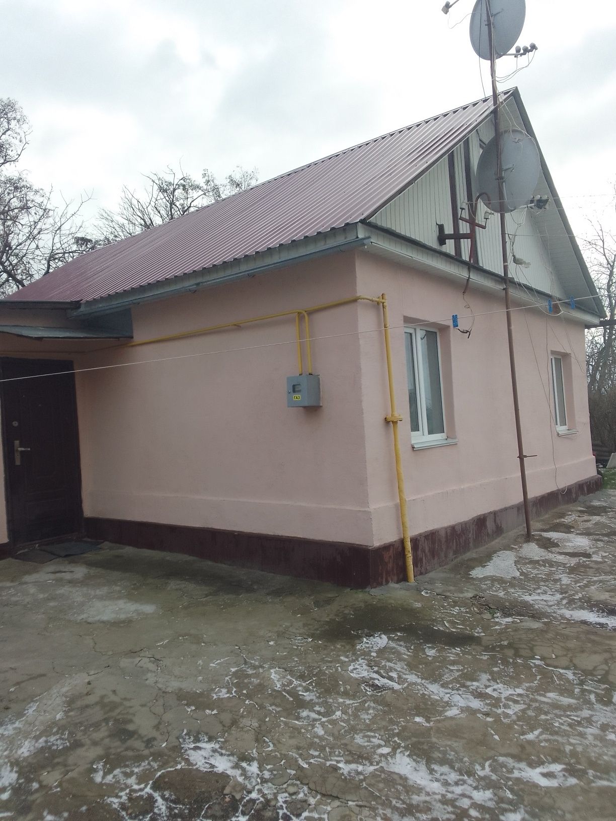 Продам будинок в м.Василькові , район центрального Ощадбанку!