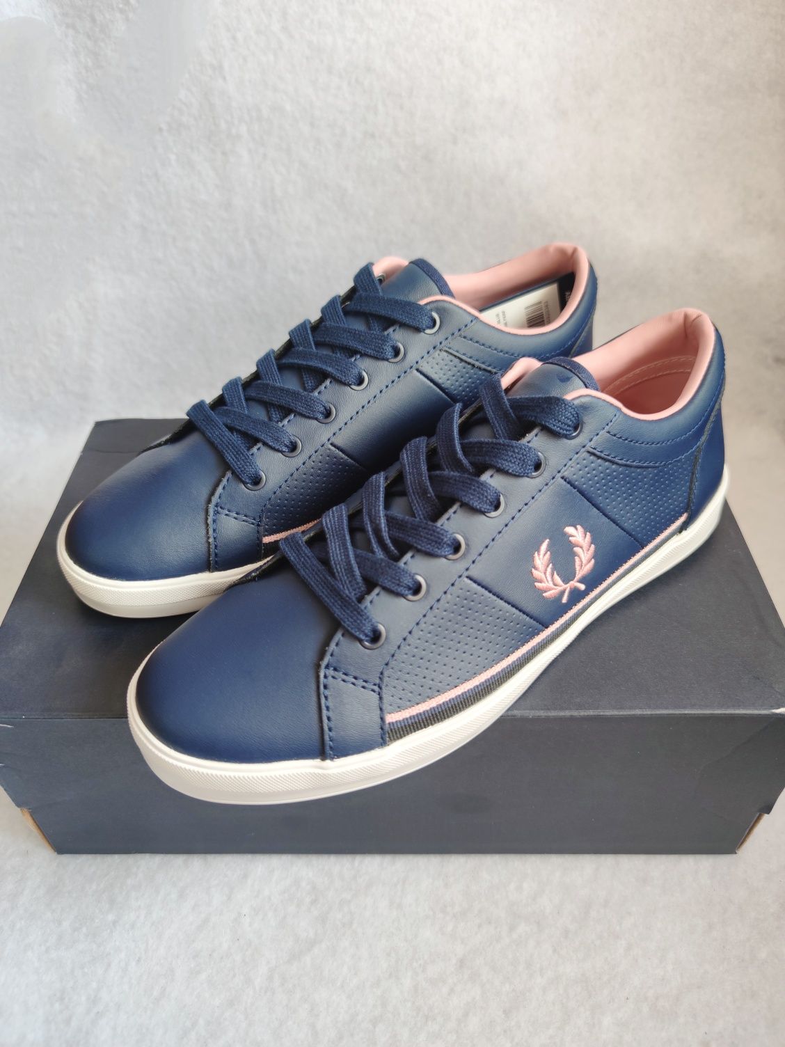 "Fred Perry Baseline" skórzane trampki damskie długość 26 cm granatowe