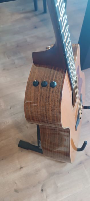 Taylor 714ce (cedar top)