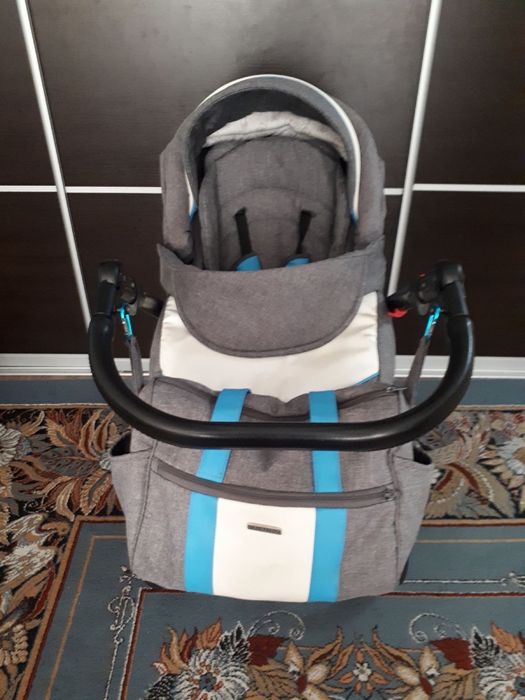 Дитяча коляска