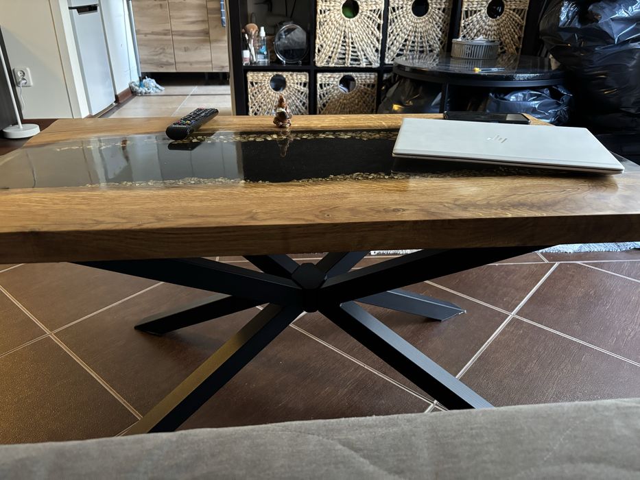 Stolik debowy-zywica epoksydowa