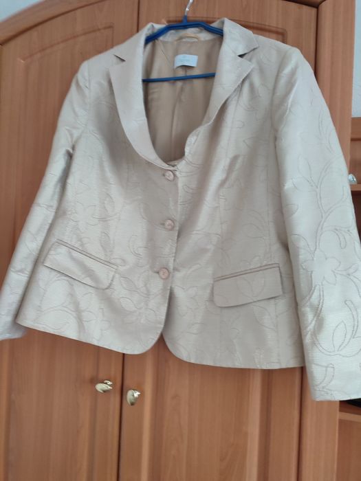 Продам пиджак 52-54