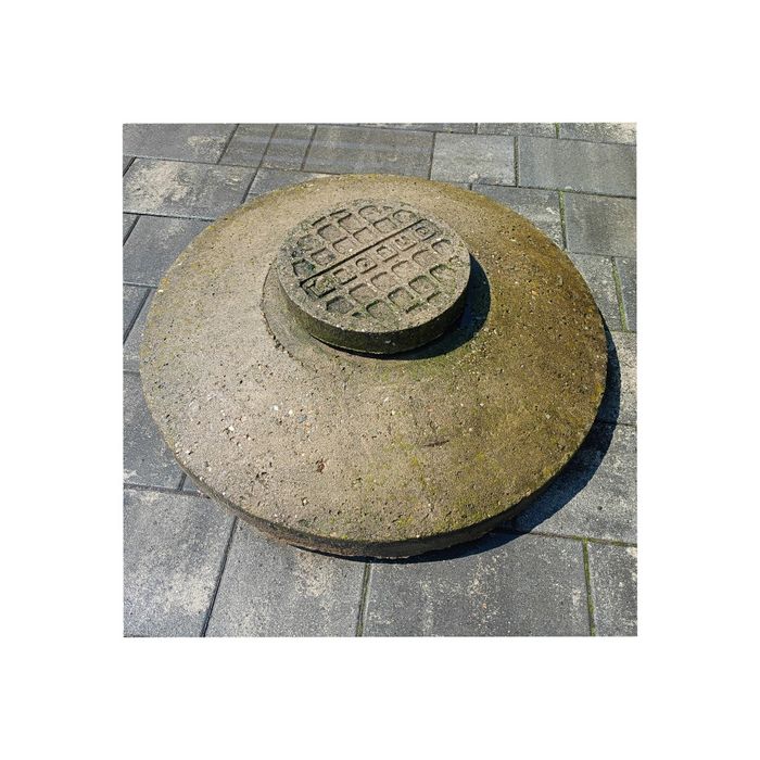 Właz, pokrywa studzienki (średnica 77cm)