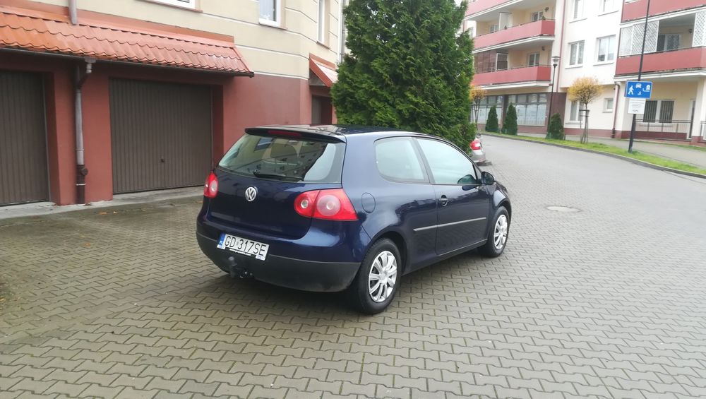 Sprzedam Golfa 5 benzyna hak klima