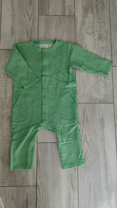 Kombinezon dresowy hm 9-12 miesięcy