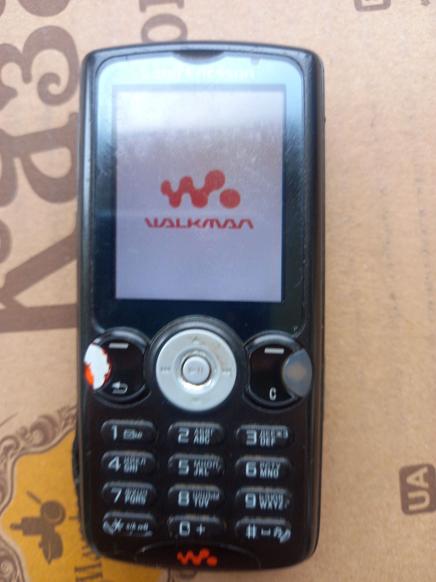 Кнопочный , продам Sony Ericsson w810i зарядка +100 грн