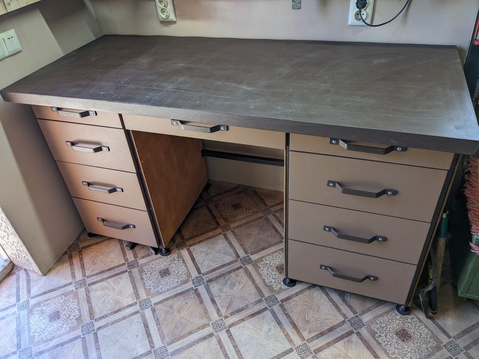 Верстак в гараж , стіл