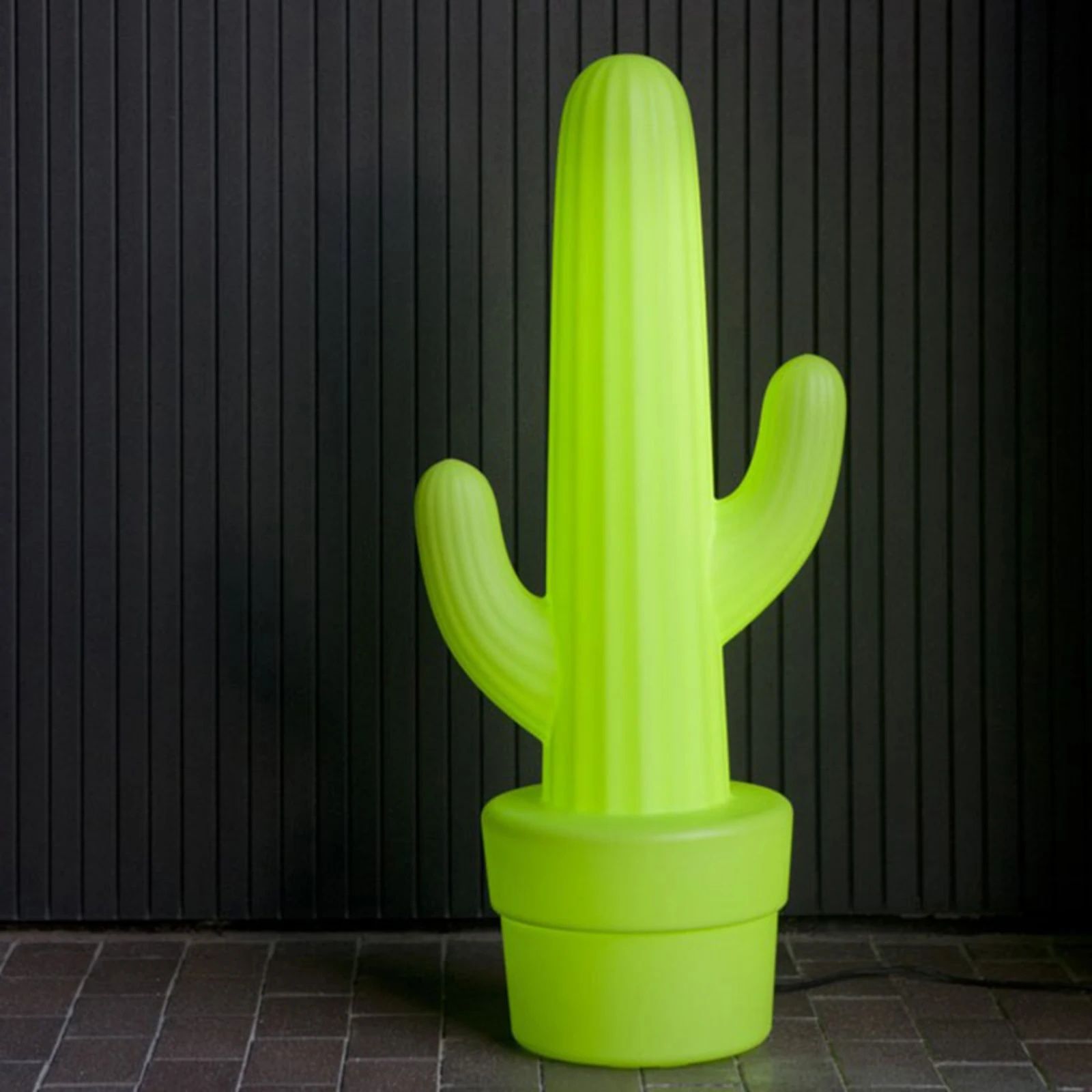 Candeeiro em polietileno cactus NOVO
