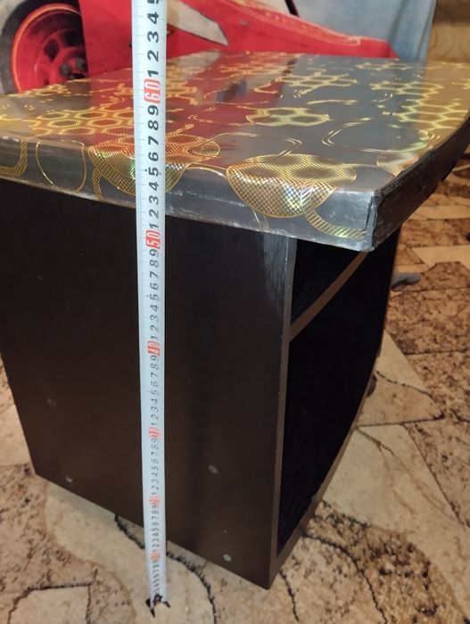 Журнальний столик