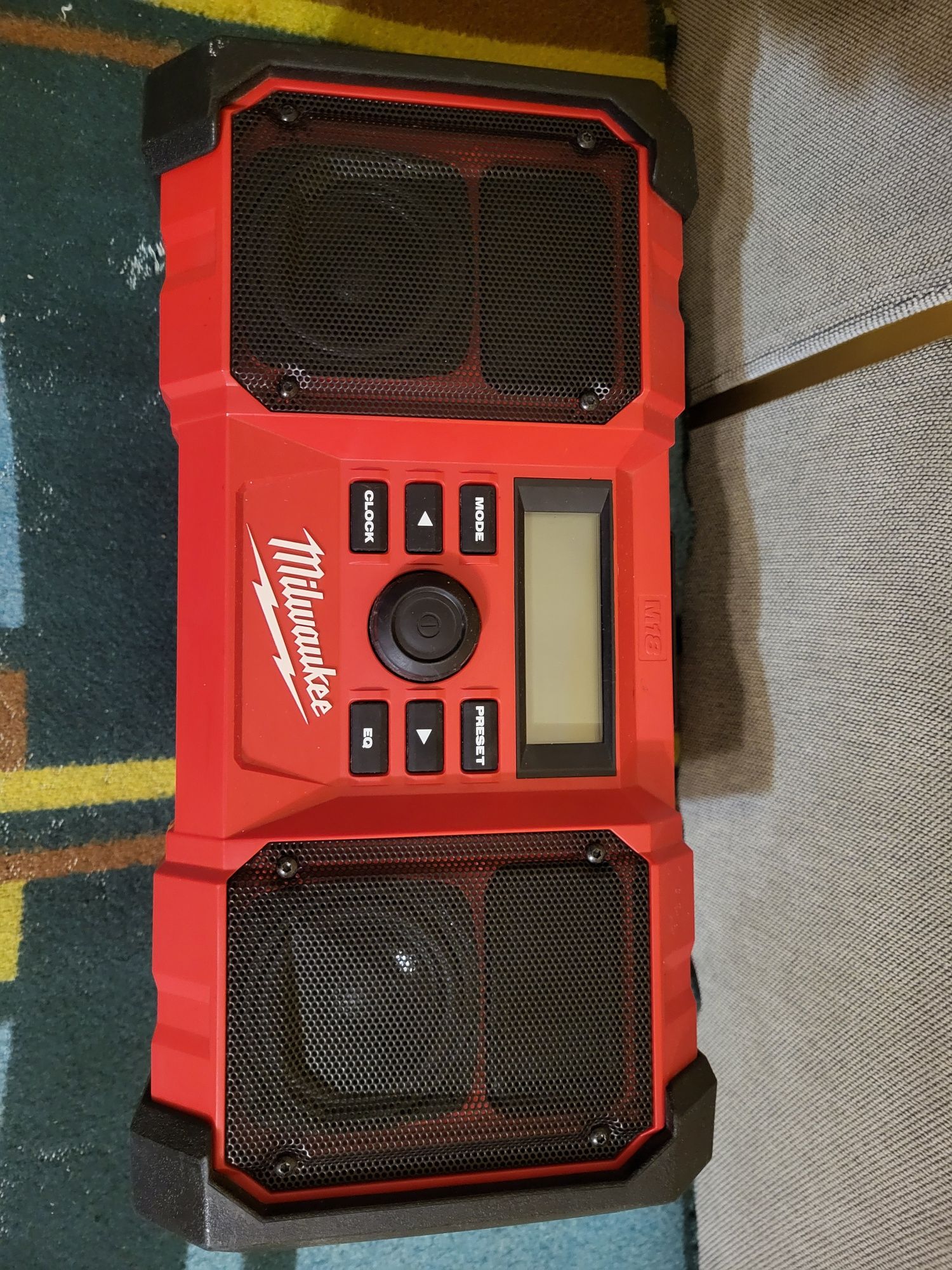 Fajne Radio budwlane