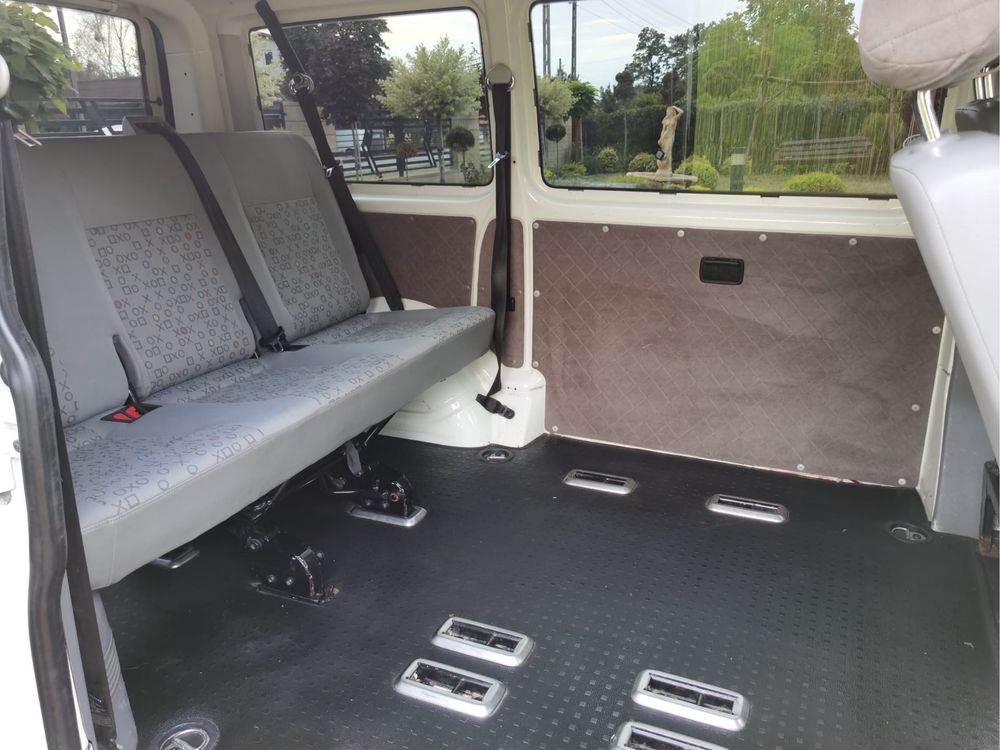 Volkswagen T5 2008 r. 1.9 TDI czip