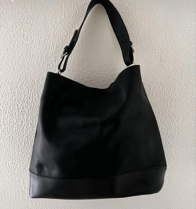 Mala preta da Cortefiel