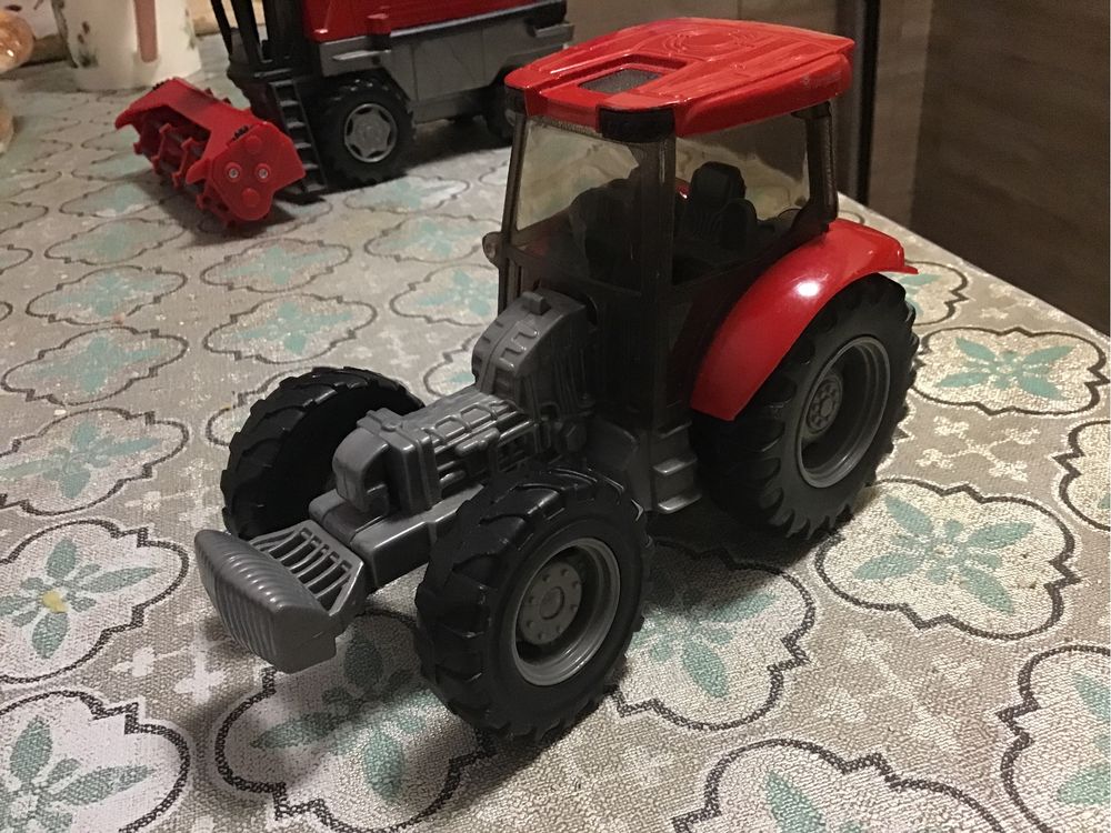 Трактор іграшка комбайн