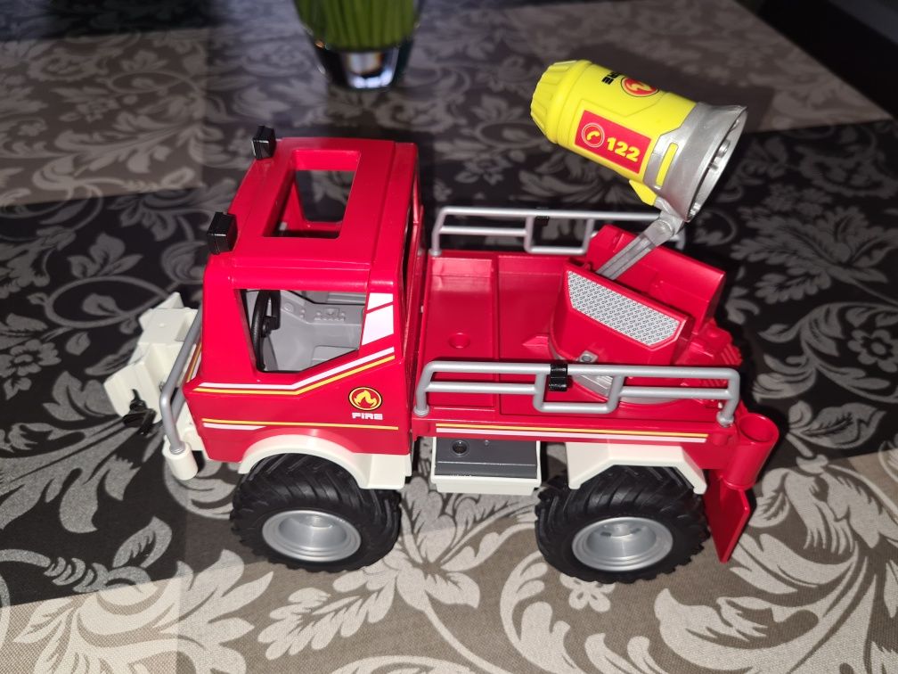 Продам детский пожарный автомобиль Playmobil