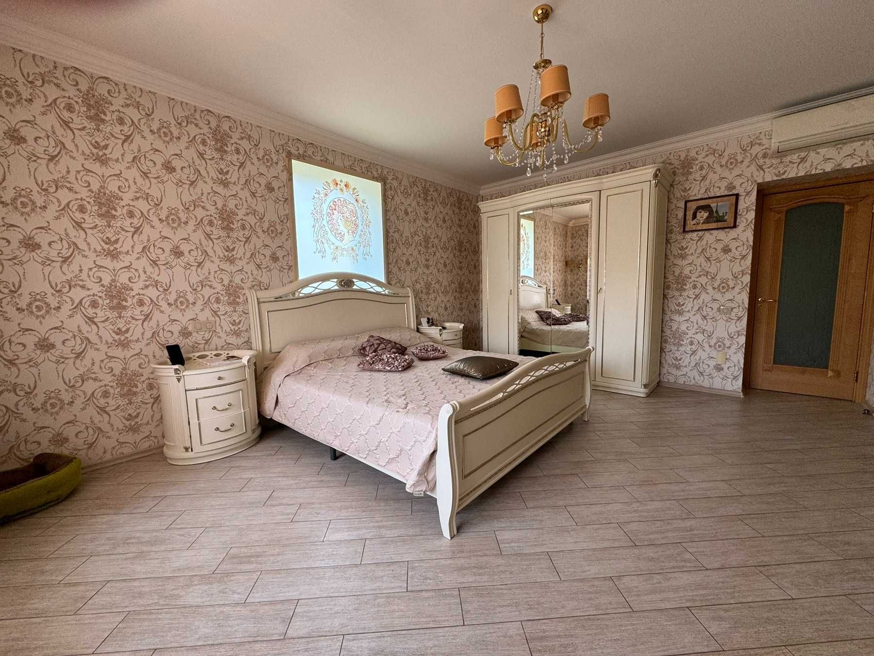 Цегляний будинок, центральна частина Полтави, 400 м², євроремонт