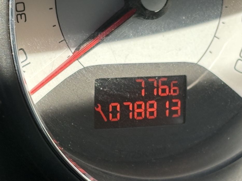 Кабріолет Peugeot 308cc + зимова гума