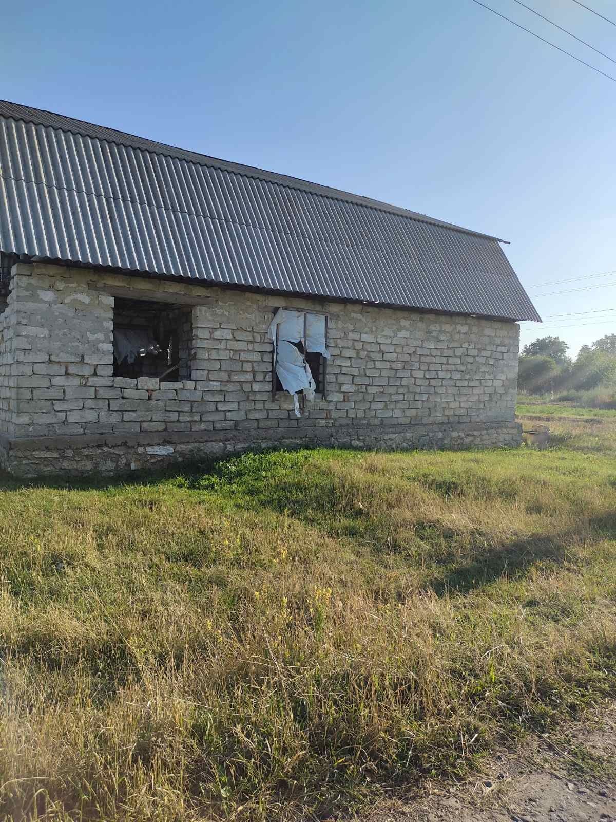 Земельна ділянка з незавершеним будівництвом