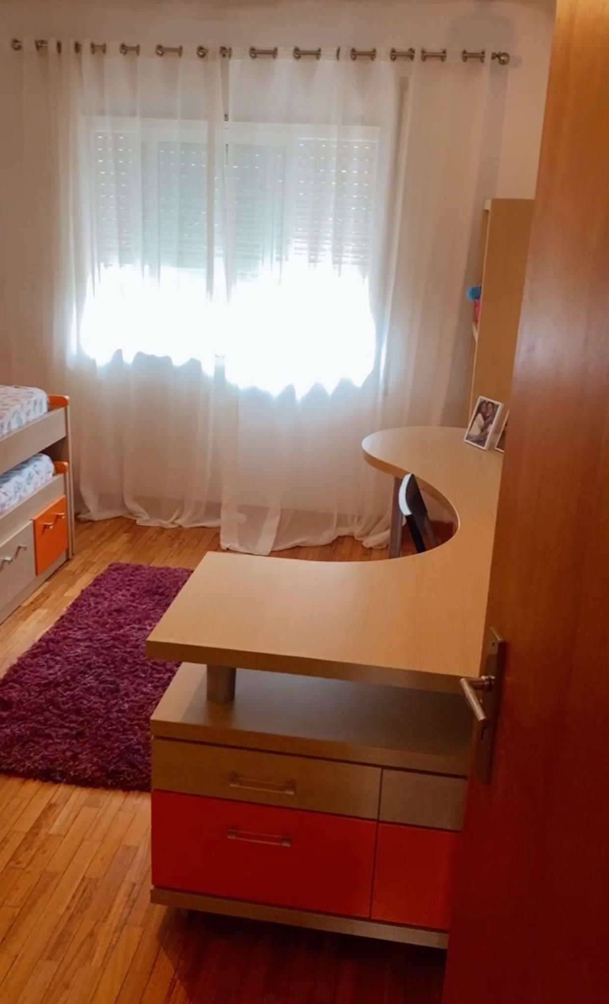 Quarto completo em ótimo estado