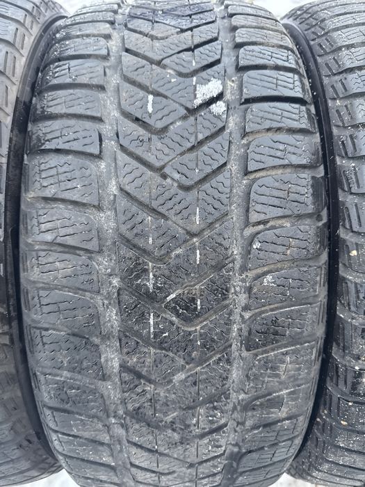 Opony zimowe 225/45/17  Pirelli