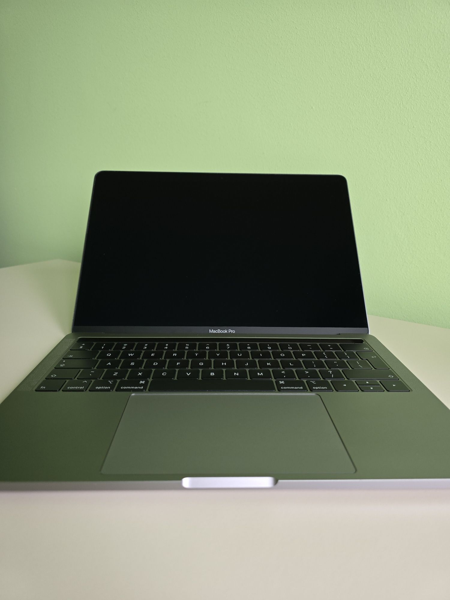 Macbook Pro 2019 13 cali touch bar