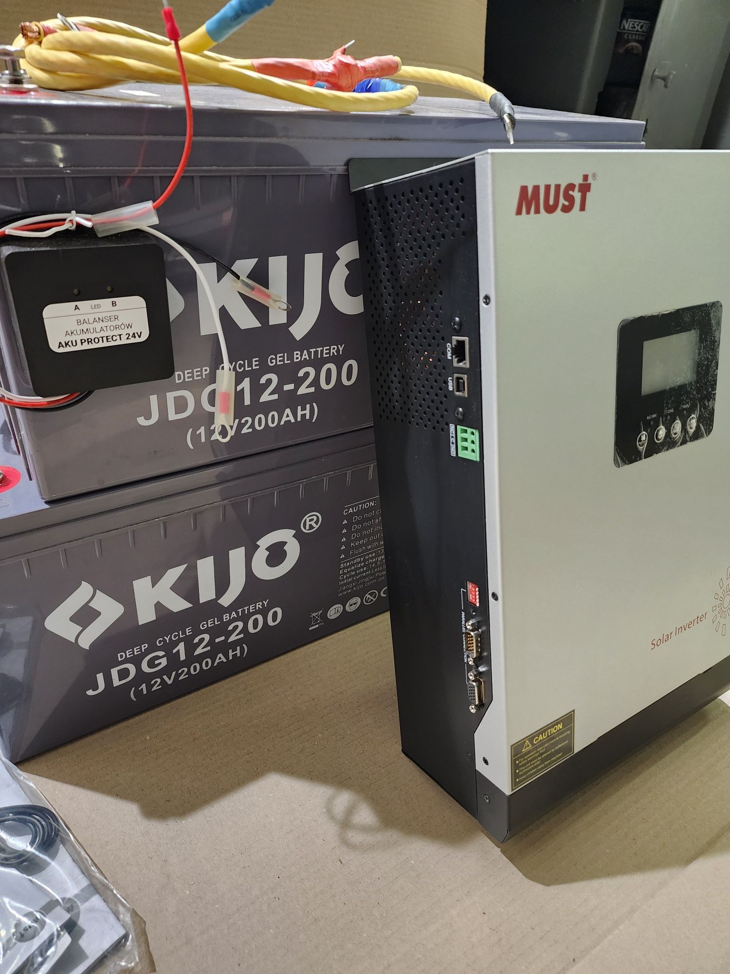 MUST 3024 plus + 2 x 200Ah Gel (4.8kWt)