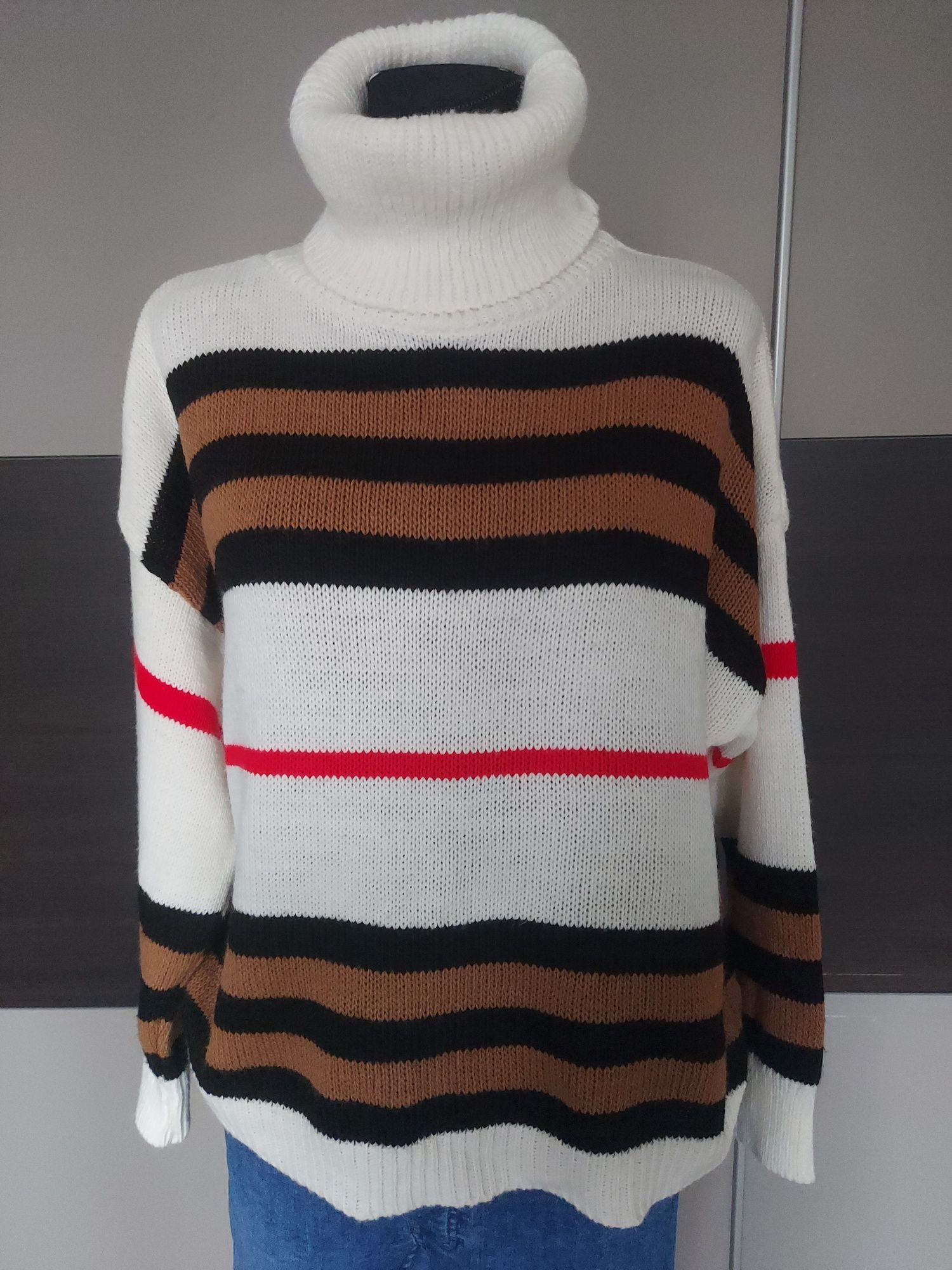 Modny stylowy ciepły włoski golf paski over wełna  Italy onesize