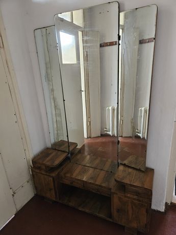 Toaletka PRL z lustrem vintage