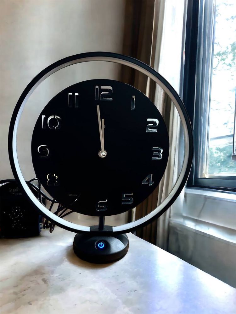 Годинник з функцією нічника,Німеччина