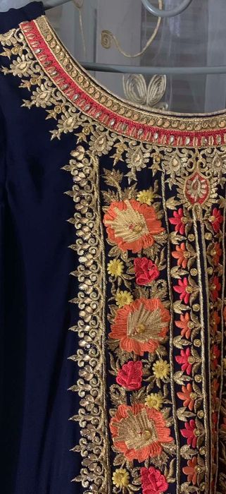 Сукня шовкова з вишивкою і камінчиками