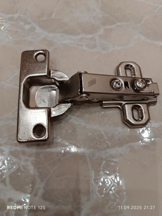 Петля мебельная Hettich Slide-on 2333 накладна 95° (D=1,5)