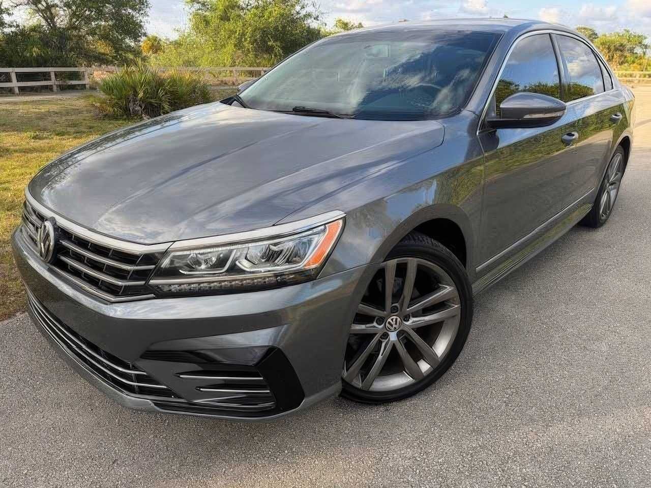 2016 Volkswagen Passat R-Line