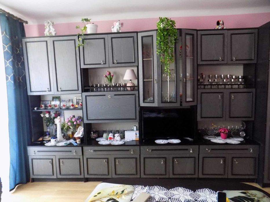 Meblościanka do pokoju lub salonu