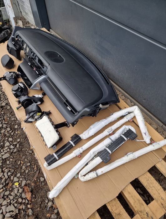 Hyundai IONIQ 5 торпеда, панель, ремені, шторка, подушка в кермо, ногі