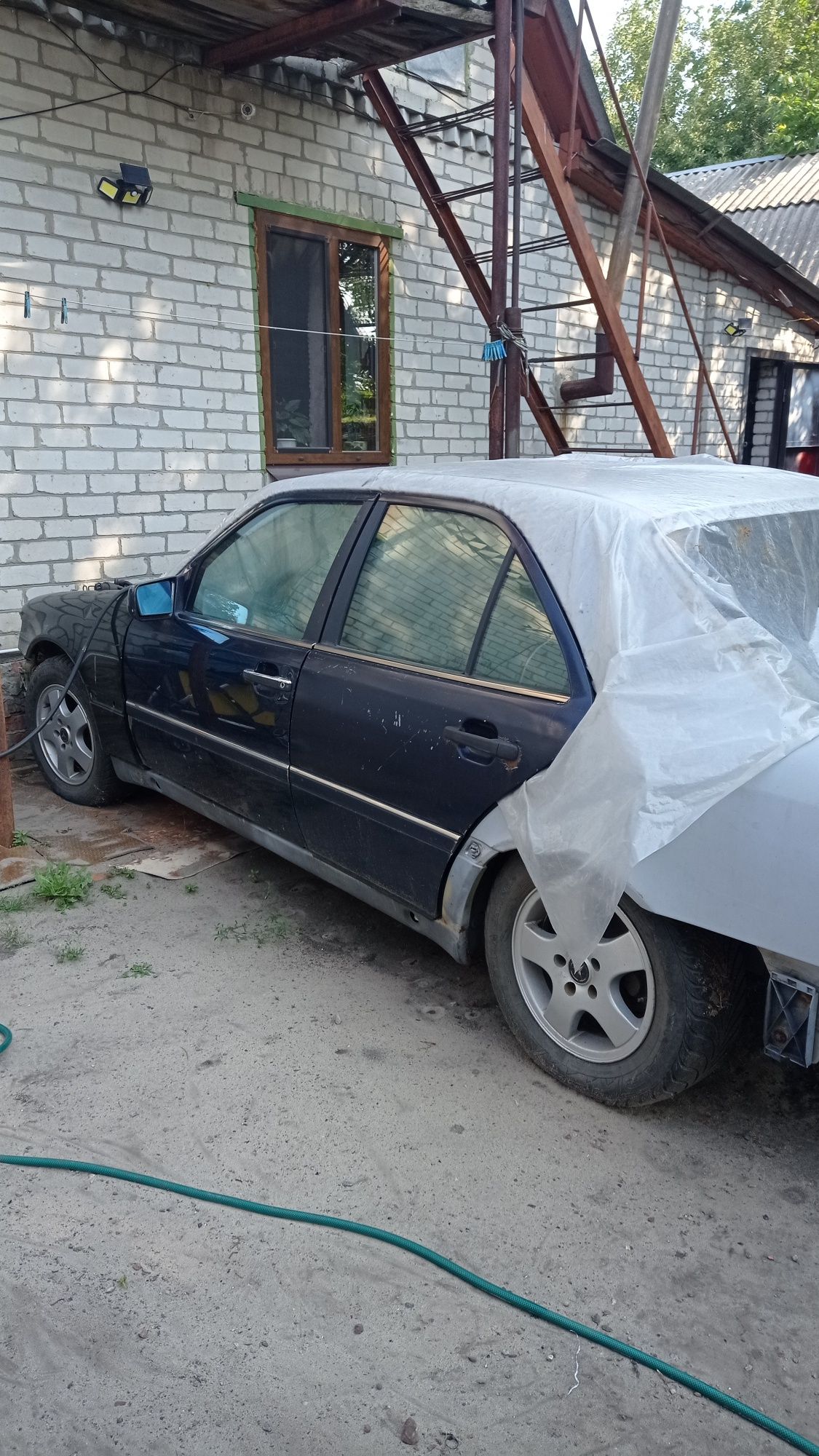 Продам Мерседес 202