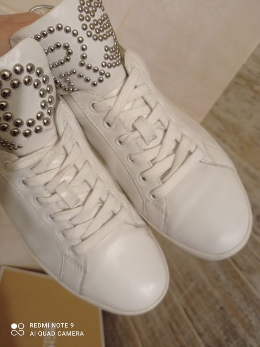 Ботинки, черевики, красовки, кеди жіночі