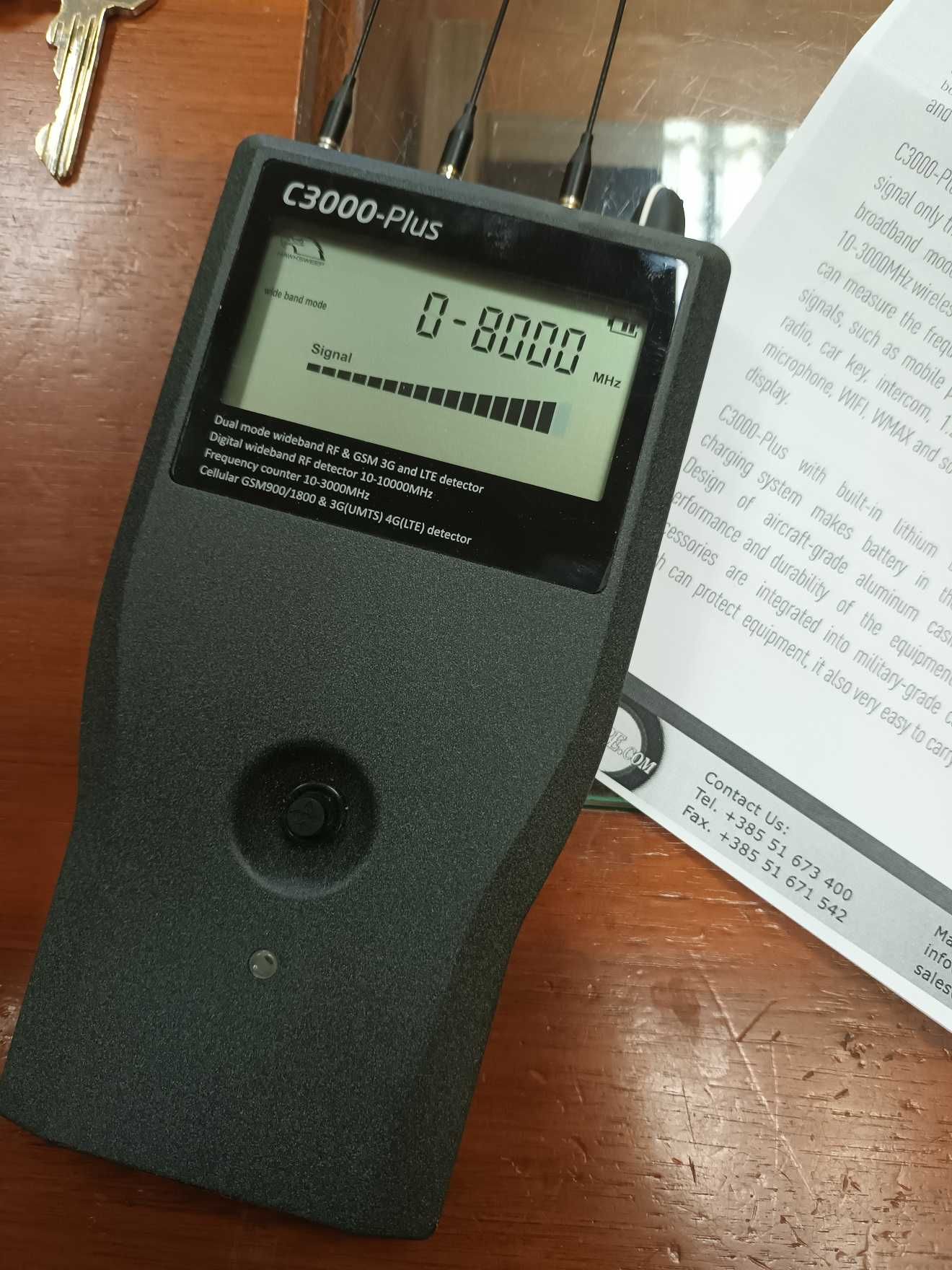 Wykrywacz kamer i podsłuchów HAWKSWEEP C-3000 Plus - kompletny zestaw