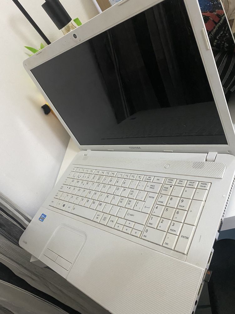 Toshiba Satellite c870-1HR