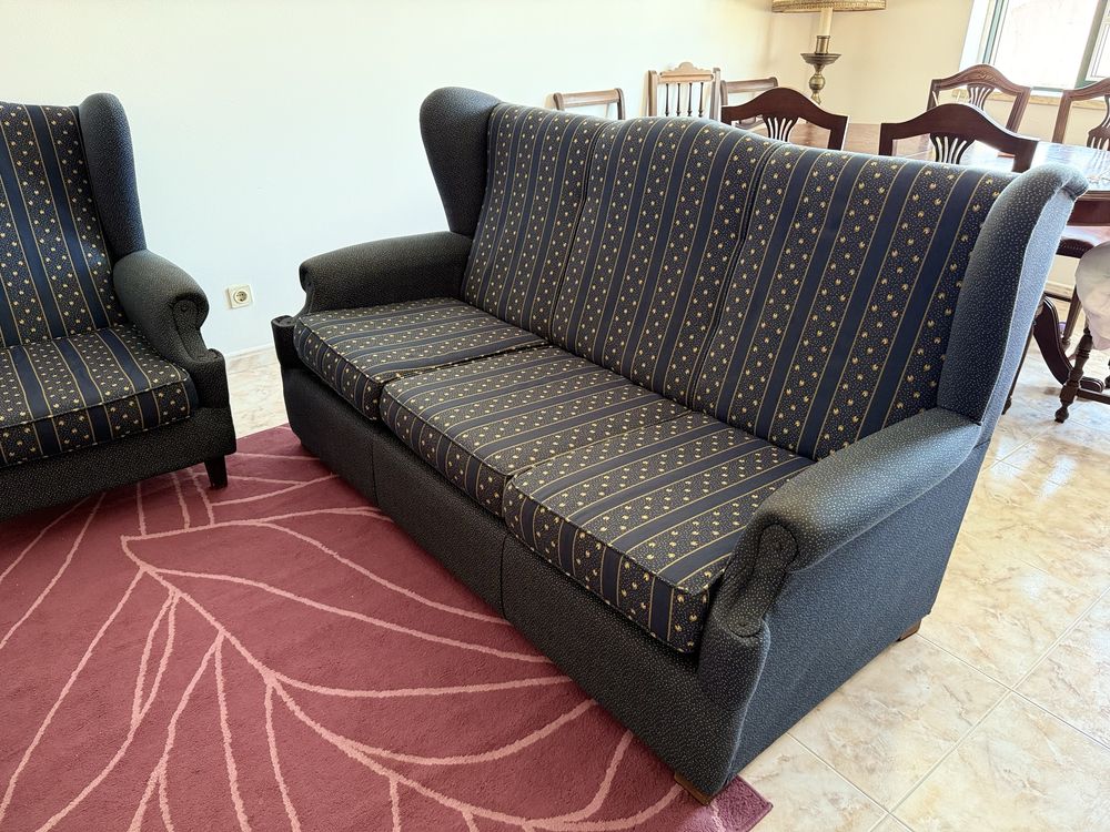 Sofa cama e poltronas