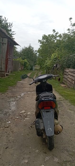 Продам 2 скудери по ціні 1 Хонда діо аф34 і сузуці лец 2