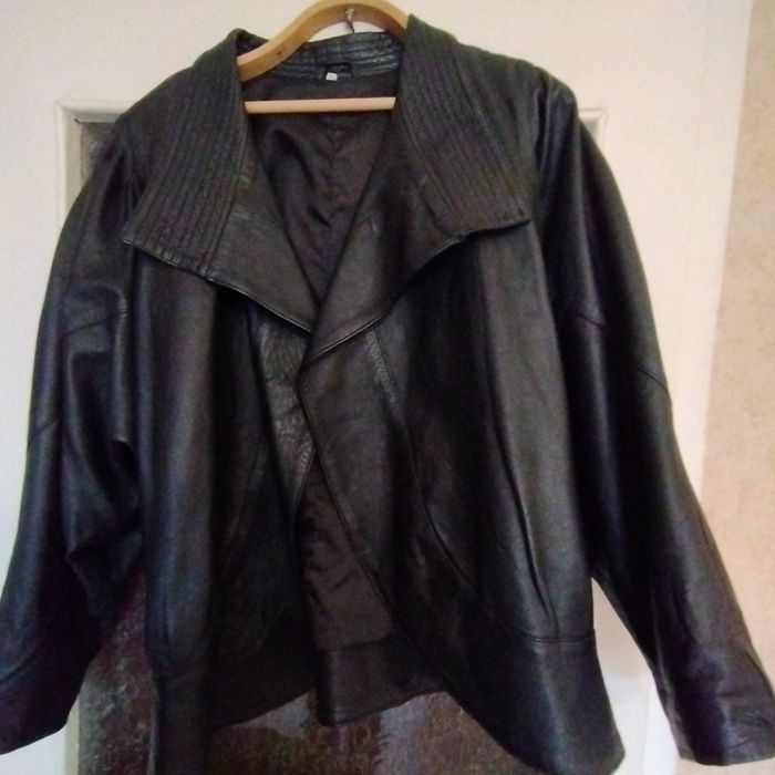 Курточка кожаная короткая