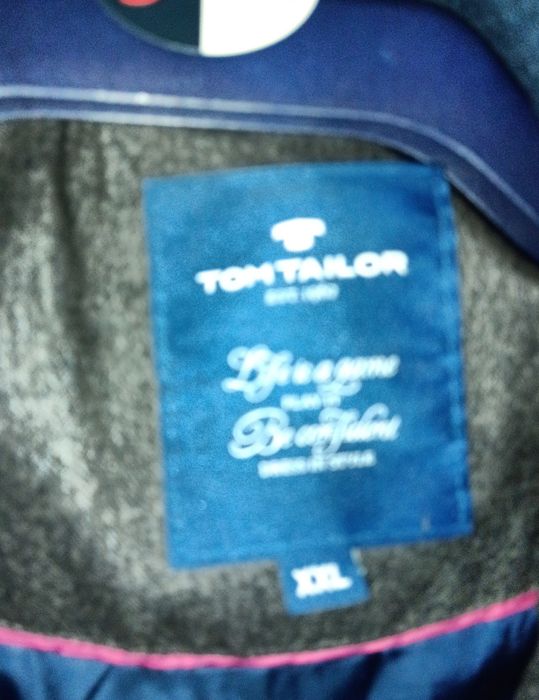 Продається зимова жіноча куртка