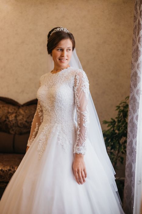 Вишукана весільна сукня