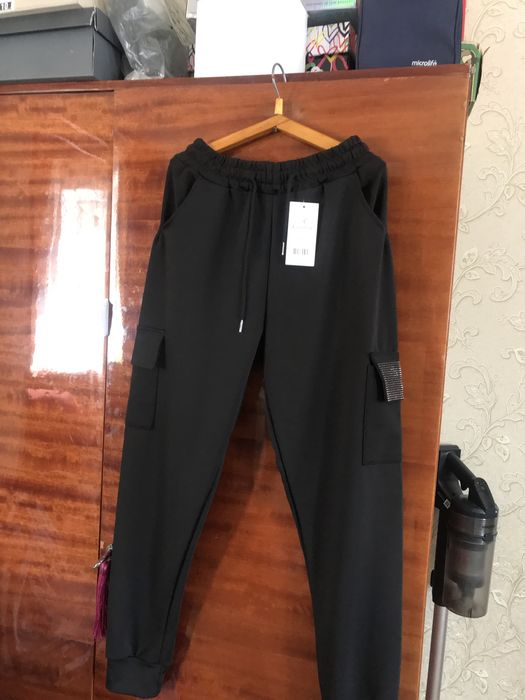 Продам новые женские брюки.