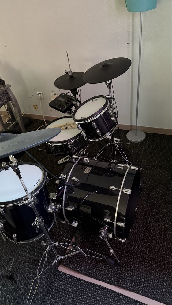 Roland VAD504 e-drum