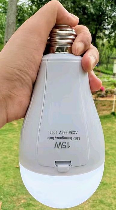 Лампа на аккумуляторах аварийная светодиодная кемпинговая