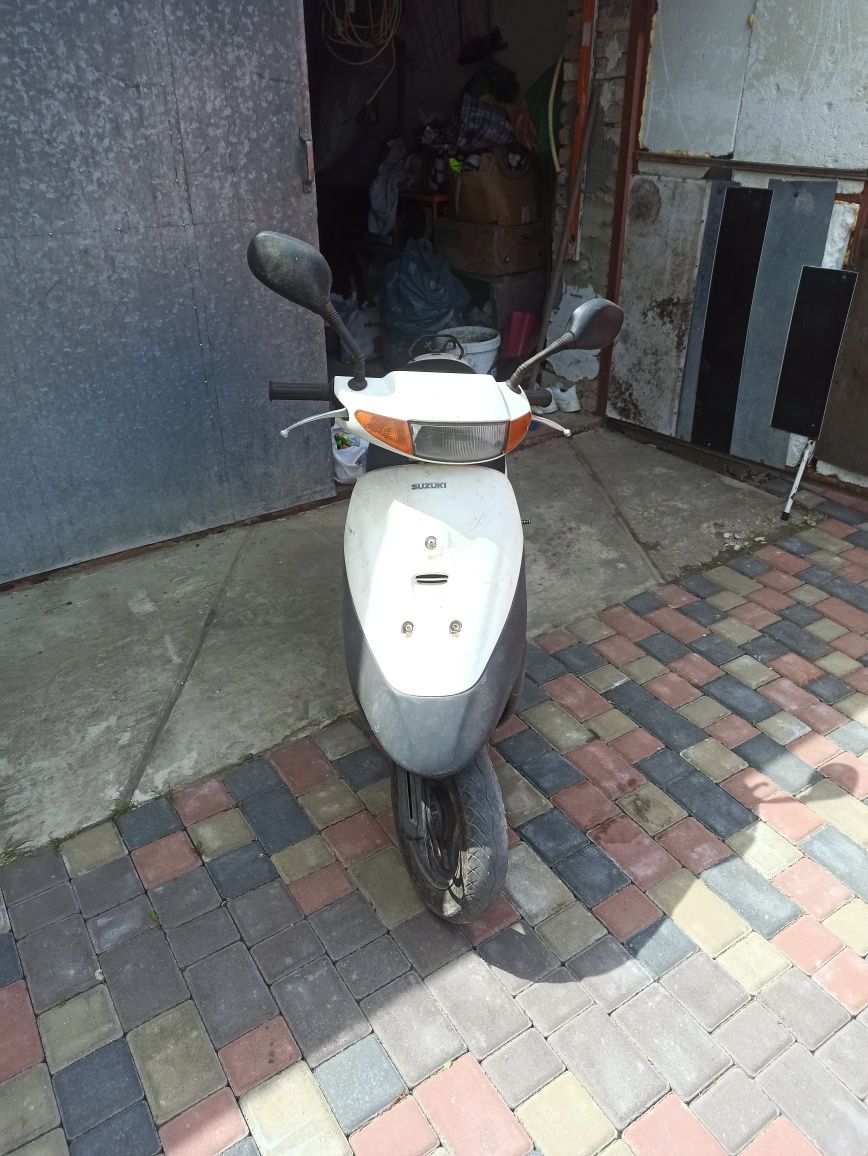 Продам скутер сузукі