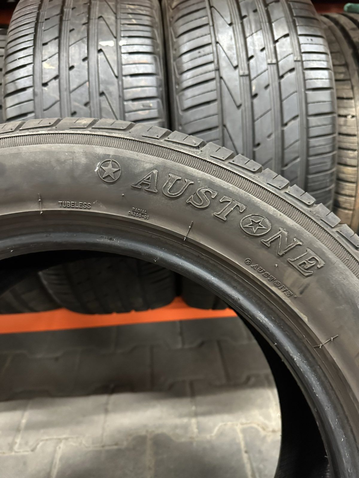 Шини Резина Літо 235/55 R18 104V Austone Athena Sp303