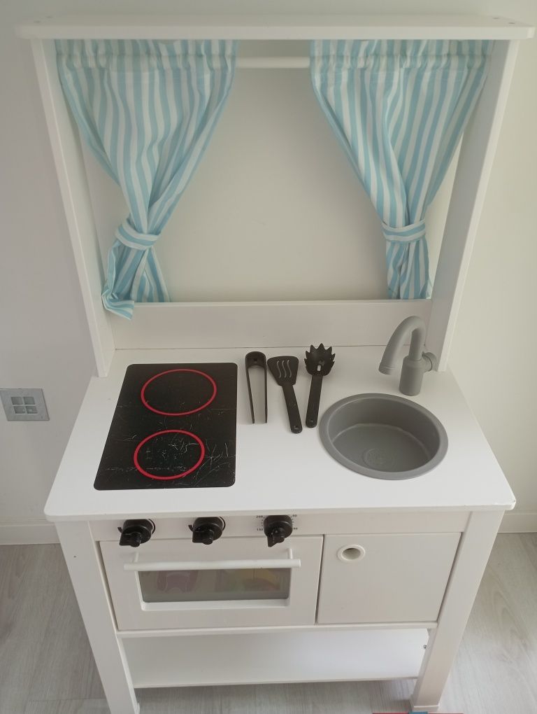 Kuchnia drewniana Ikea układanka dziewczynka do krojenia cymbałki Hape